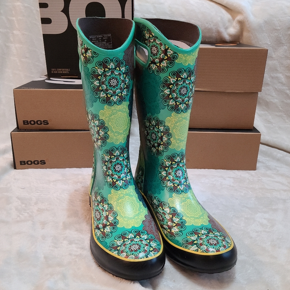 NEW women's BOGS boots